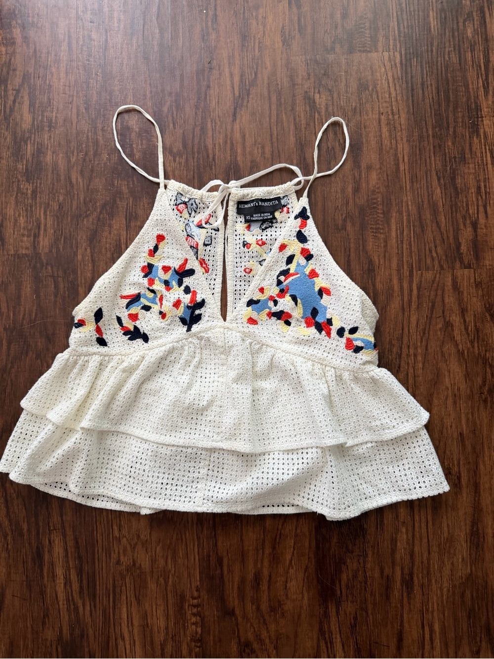 Hemant & Mandita Embroidered White Crochet Ruffle Tank floral size xs boho